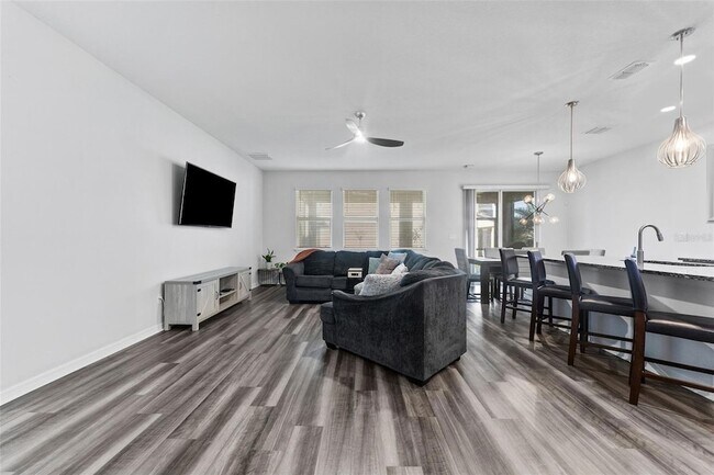 Building Photo - 34244 Radley Wy