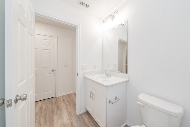 Building Photo - 847 Lake Fletcher Rd