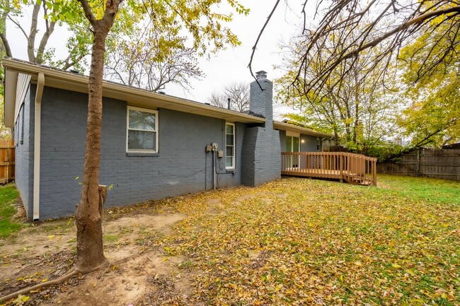 Building Photo - Newly Remodeled Broken Arrow Home