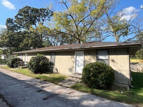 Building Photo - 1426 Lafontaine
