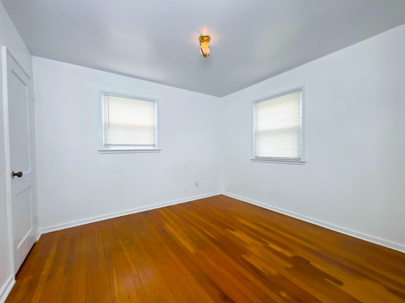 Building Photo - 12040 Valleywood Dr