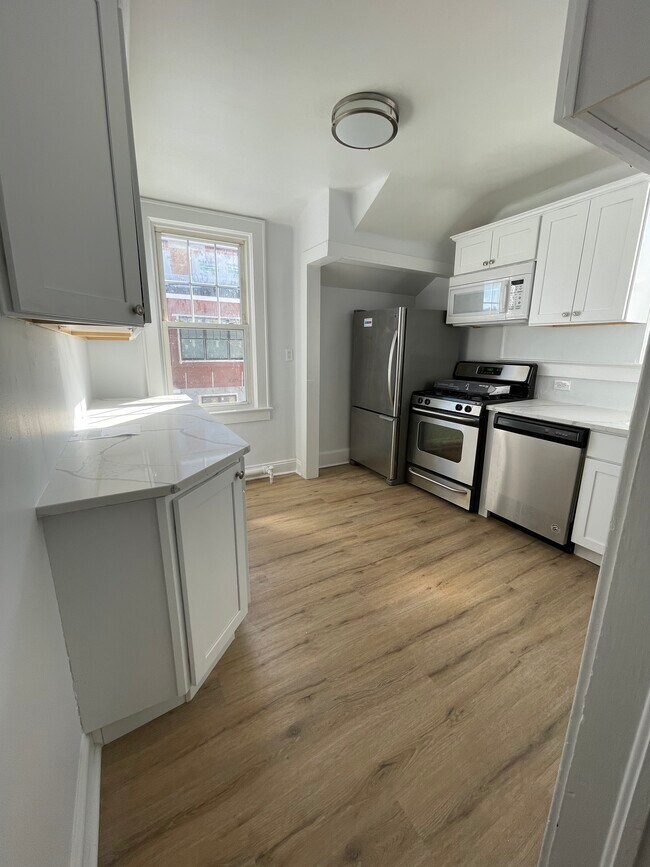 Building Photo - 11 Pearl St