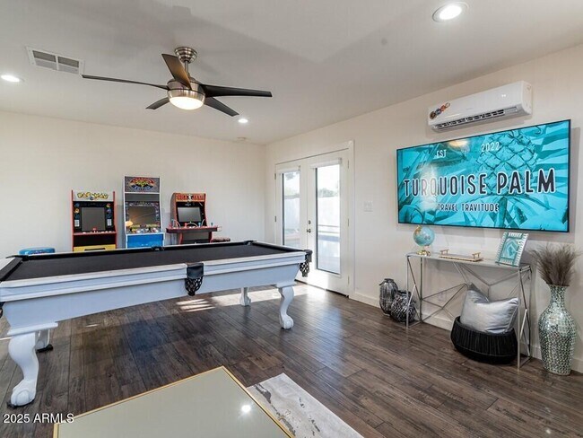 Building Photo - 3302 E Turquoise Ave