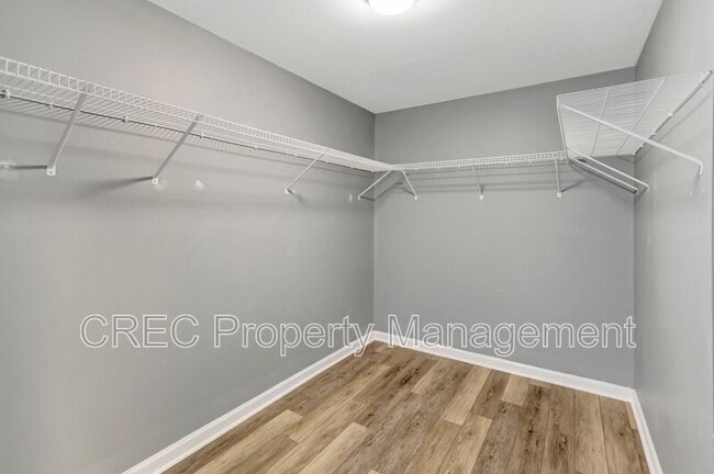 Building Photo - 304 Deep River Rd