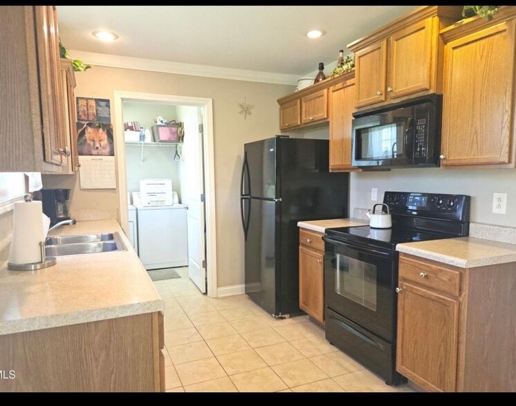 Building Photo - 1594 Old Stagecoach Rd