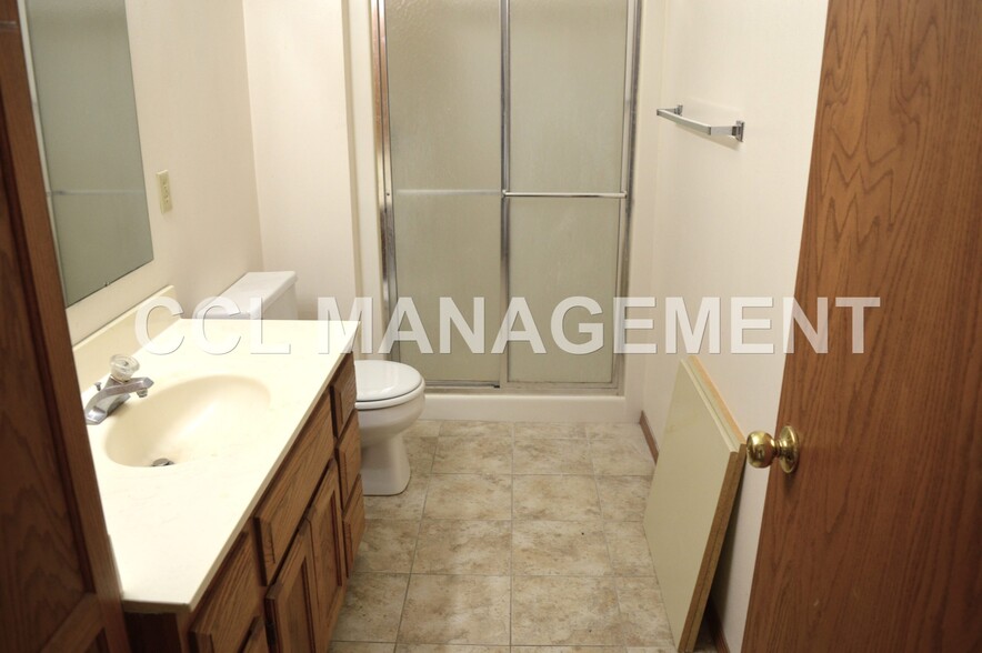 Building Photo - 2289 S Thompson Dr