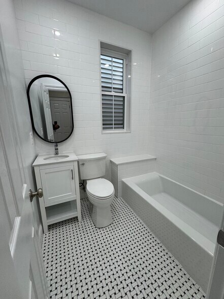 Building Photo - 87 6th St