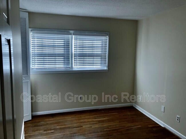 Building Photo - 613 Reef Ln