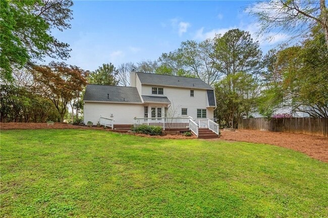 Building Photo - 632 Holt Rd NE