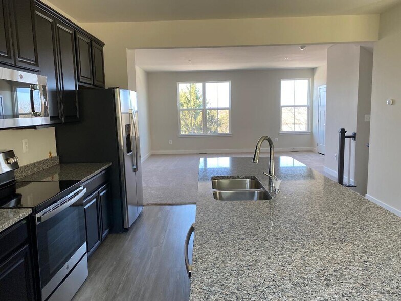 Living and Kitchen 1 - 1018 Rosecroft Ln