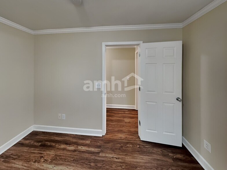 Building Photo - 2042 Keene Cir