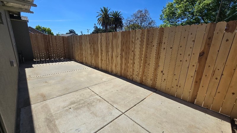 Building Photo - 619 S Sacramento St