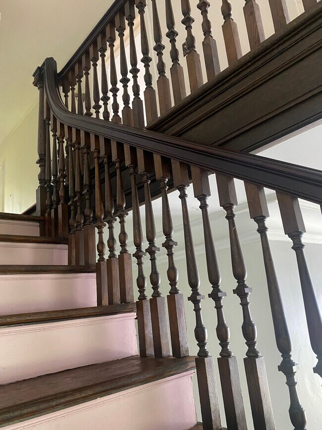 Building Photo - 104 Manning Blvd