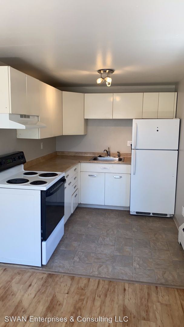 Building Photo - 2733 W 23rd Ave