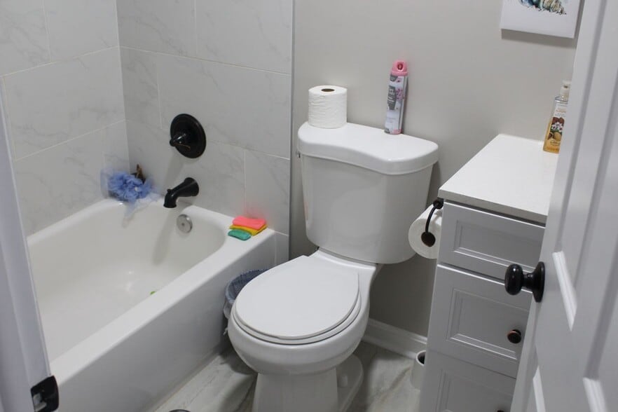 Building Photo - 6000 67th Pl