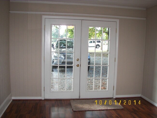 Building Photo - --- Very Nice Ranch Style Home ---