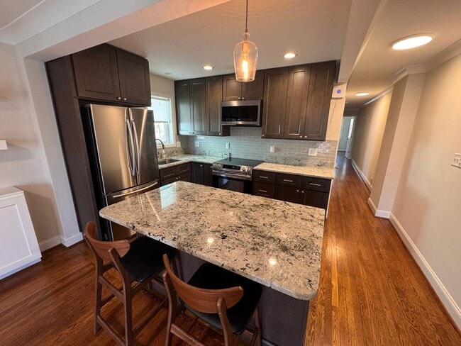 Building Photo - 908 Carolina Ave NW