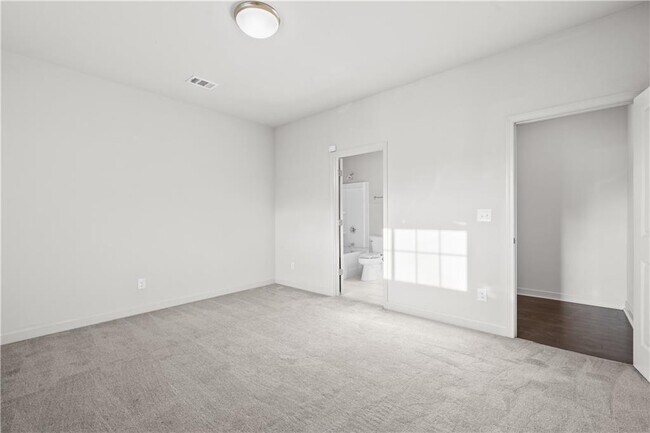 Building Photo - 170 Wren Dr