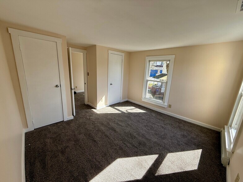 Building Photo - 57 Main St