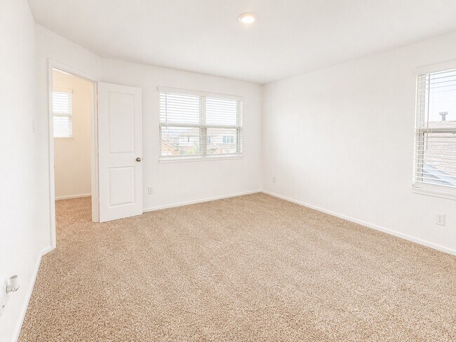 Building Photo - 4118 Saw Mill Peak Ln