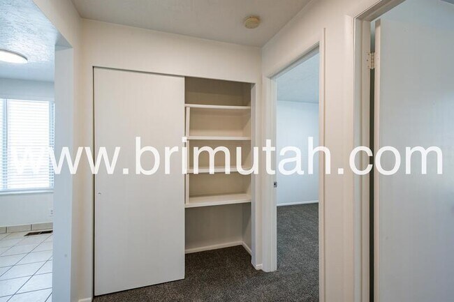 Building Photo - 4809 S 1740 E