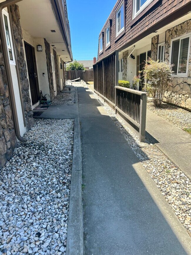 Building Photo - 14205-14211 Doolittle Dr.