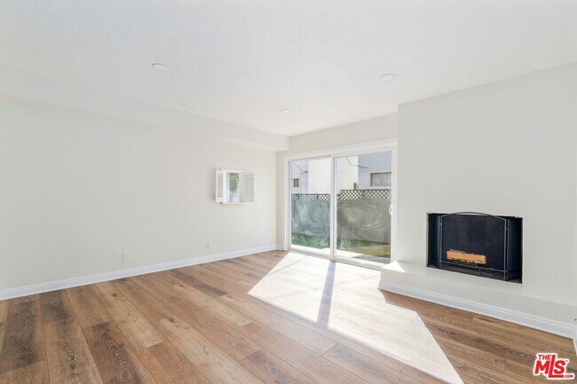 Building Photo - 1907 Selby Ave