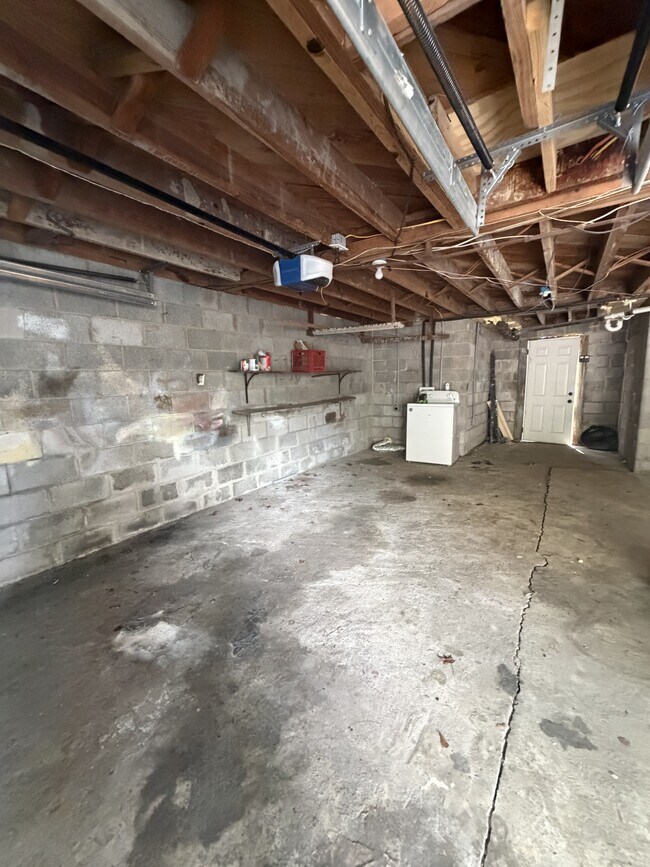 Building Photo - 1315 Seiler Ave