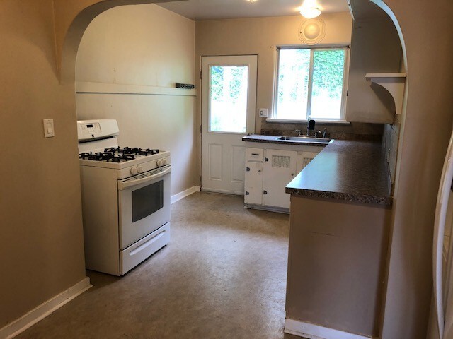 Building Photo - Queen Anne 2 Bed Charmer Near SPU