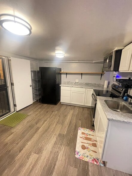 Building Photo - 204 34th St NE