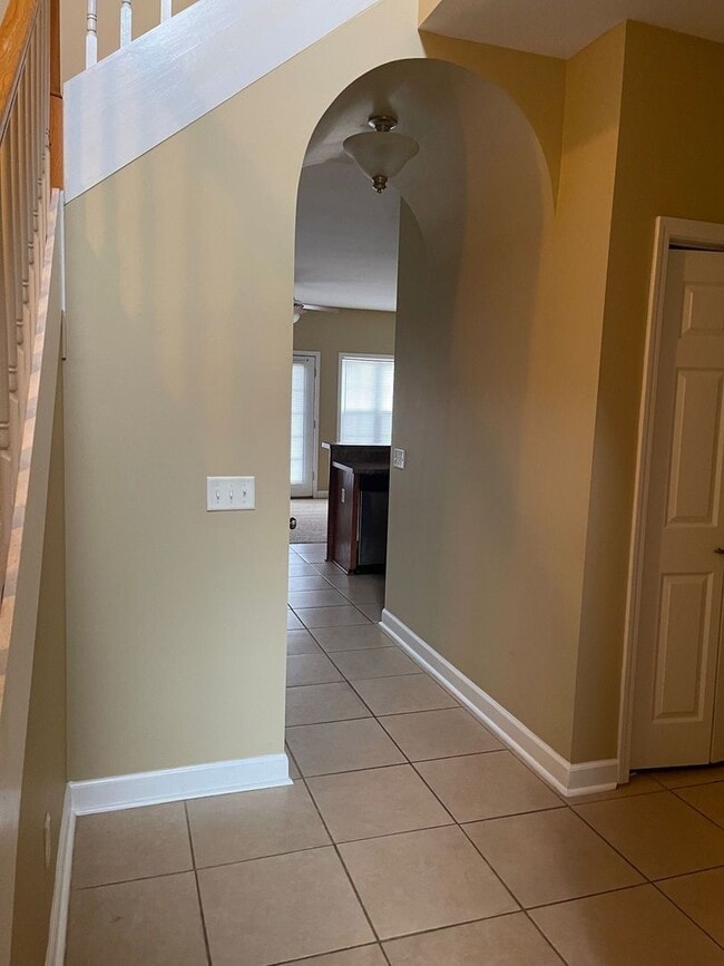 Building Photo - Eagle Landing - End Unit