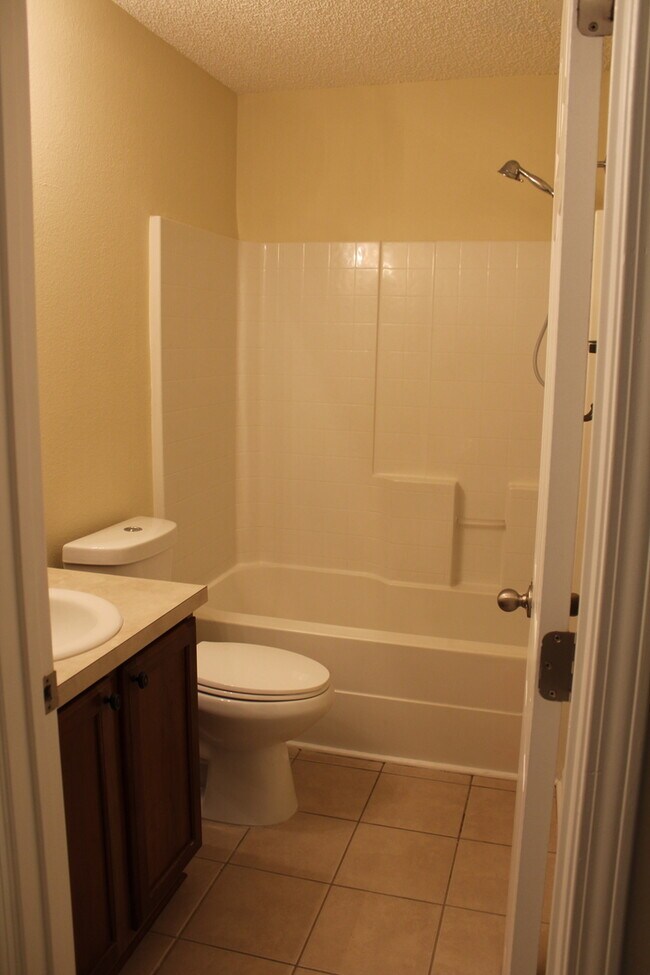 Building Photo - 485 Canyon Oak Loop