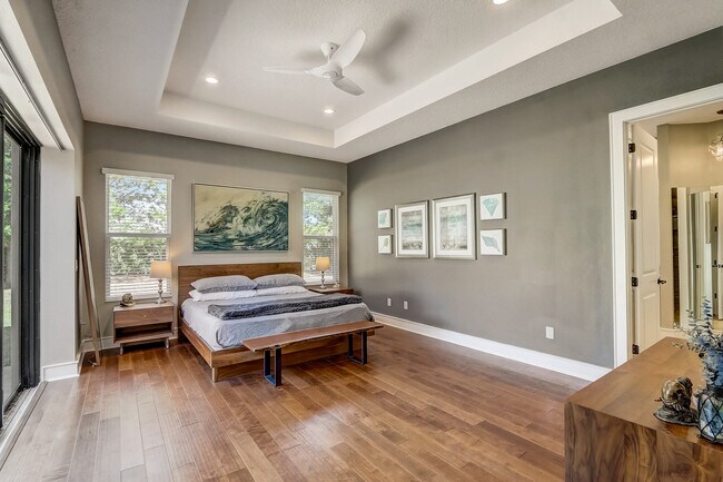 Building Photo - 10613 White Oak Dr