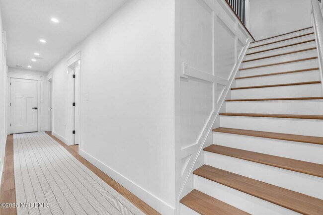 Building Photo - 2017 5th Ave