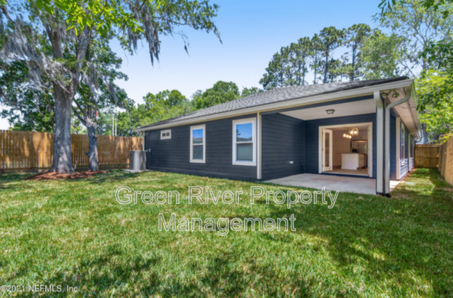 Building Photo - 528 Meteor St