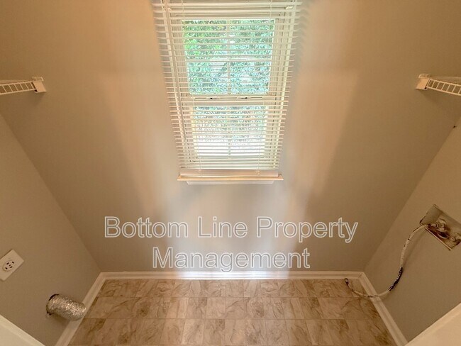 Building Photo - 5503 Windy Valley Dr