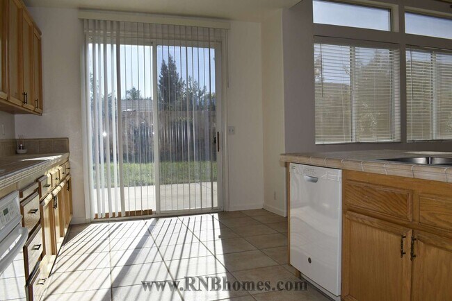 Building Photo - 2108 Macaw Ln