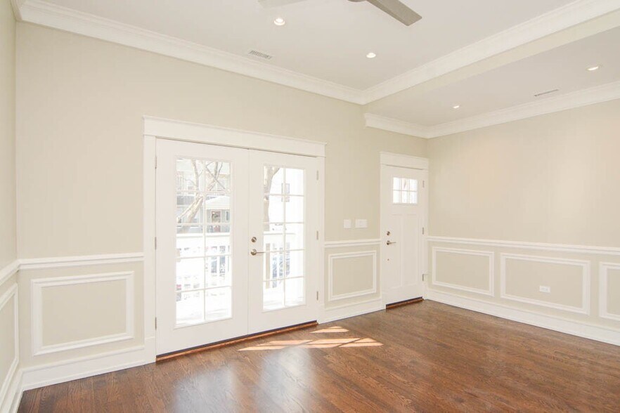 Building Photo - 3437 N Hoyne Ave