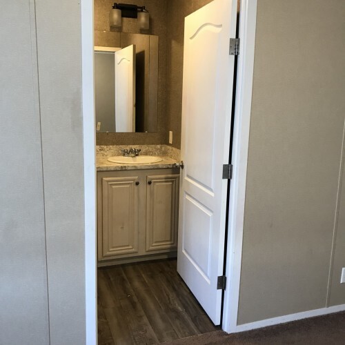 Building Photo - Newly remodeled 2 bed home, perfect for en...