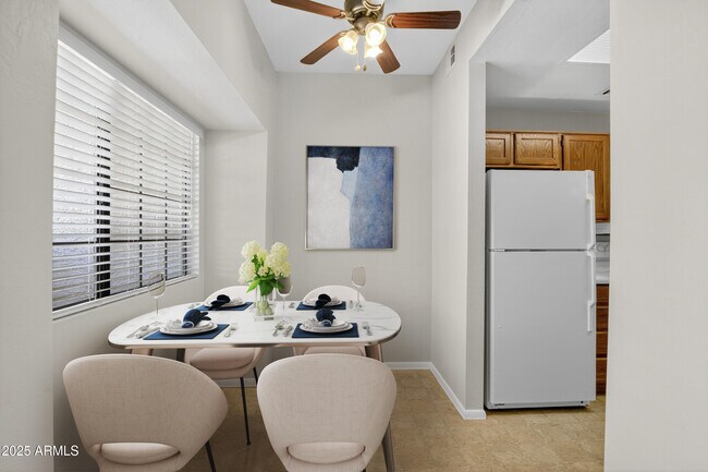 Building Photo - 930 N Mesa Dr