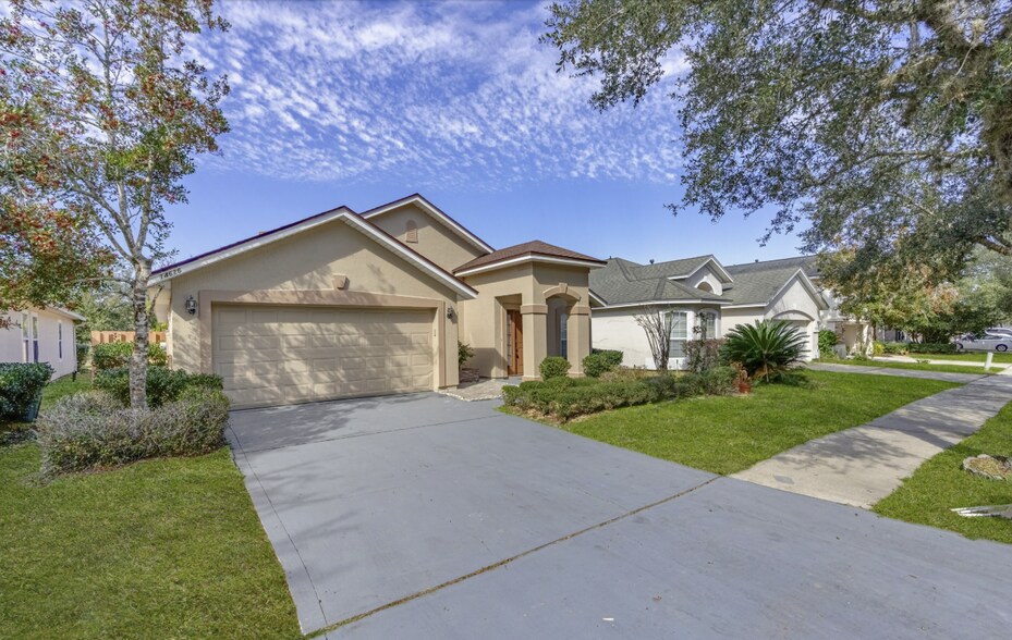 Building Photo - 14626 Falling Waters Dr