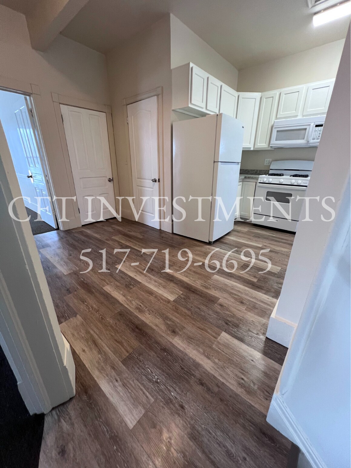 Entry to Apt - 121 W Seminary St