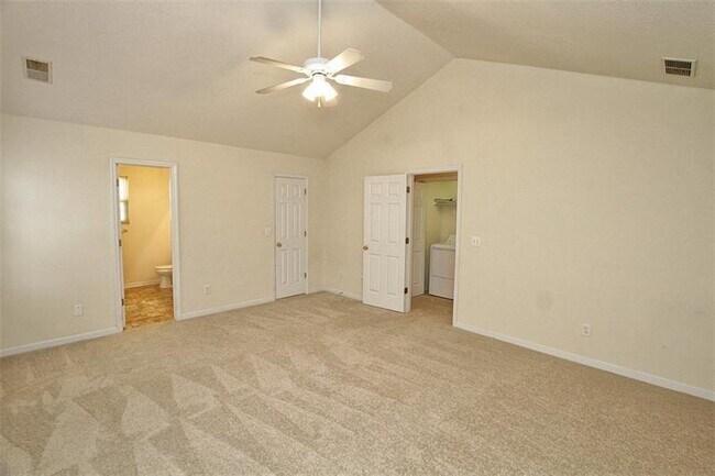 Building Photo - 2510 Fort Daniels Dr NE