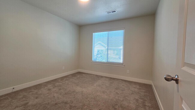 Building Photo - 3964 Hardman Way