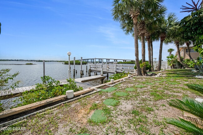 Building Photo - 3602 S Peninsula Dr