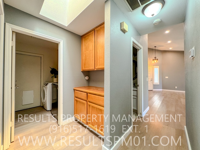 Building Photo - Lovely Upgraded Rocklin Home