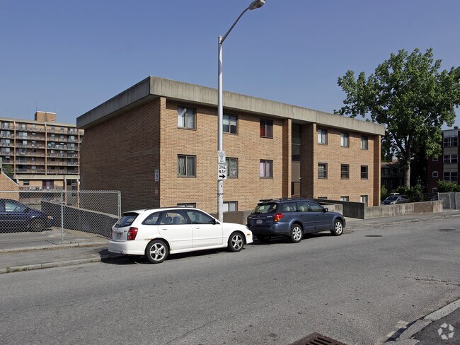 Building Photo - 6-12 Sever St