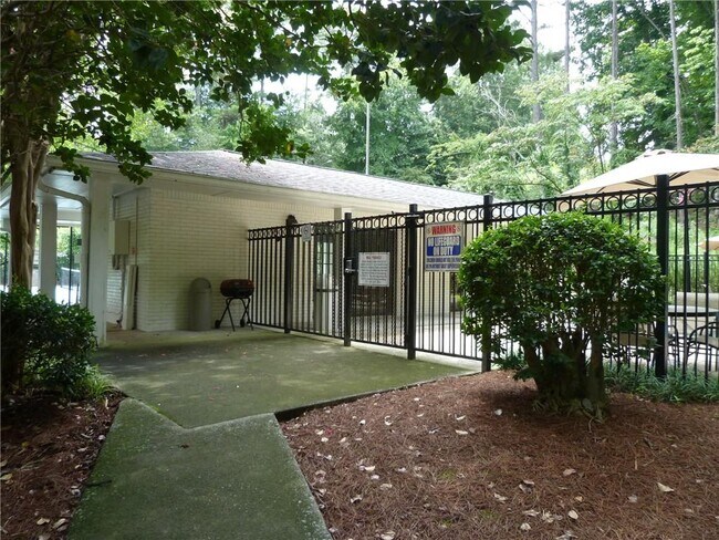 Building Photo - 3527 Essex Ave
