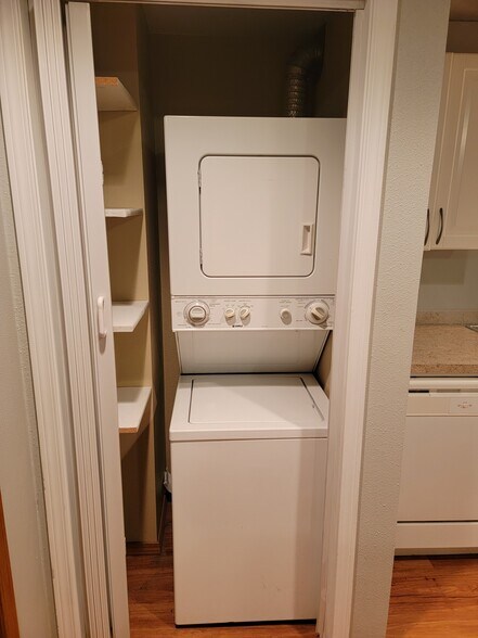 Building Photo - 9330 15th St SE