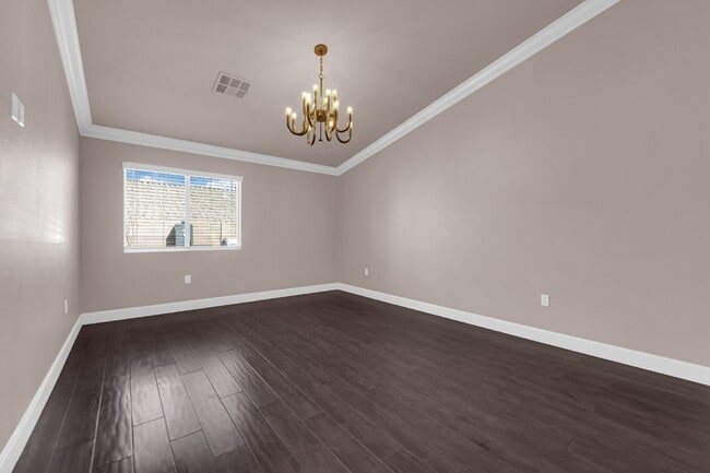 Building Photo - Don't miss out on this super cute 2-bedroo...
